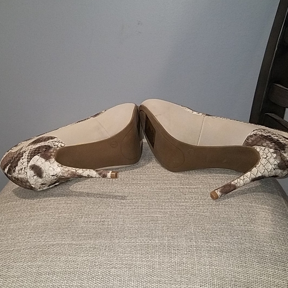 ๐HP๐ PRICEโฌ๏ธFOREVER SELECTED BY PAULA ABDUL SZ 7 HEELS - Picture 3 of 5